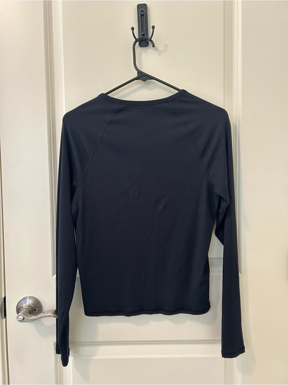 Vuori Long Sleeve Crew Top - Dark Navy Blue - Picture 3 of 4